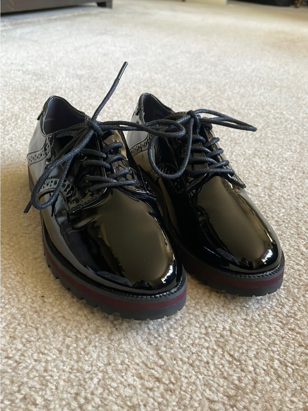 White Mountain Patent Leather Oxford Shoes